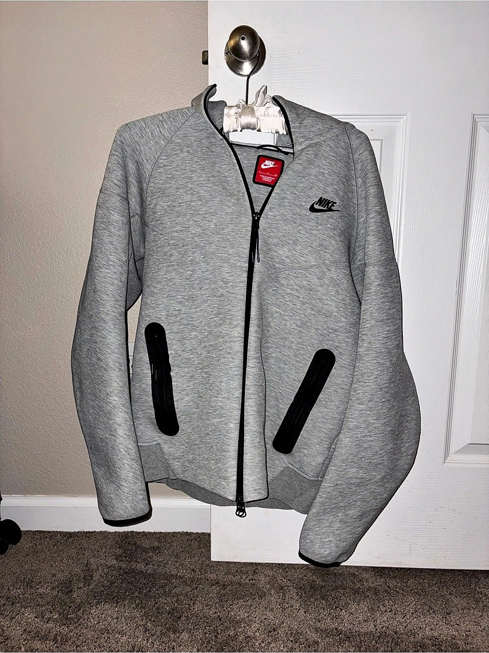 Nike Tech Fleece Full-Zip Hoodie Gray